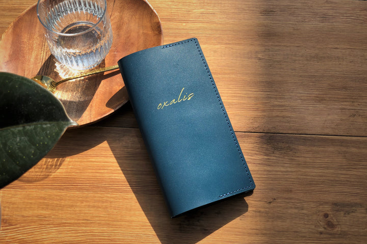 Embossed Leather Check Presenter: Restaurant Bill Holder