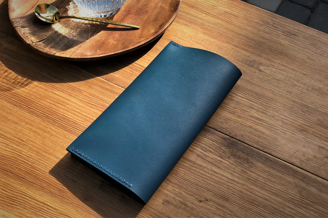 Embossed Leather Check Presenter: Restaurant Bill Holder
