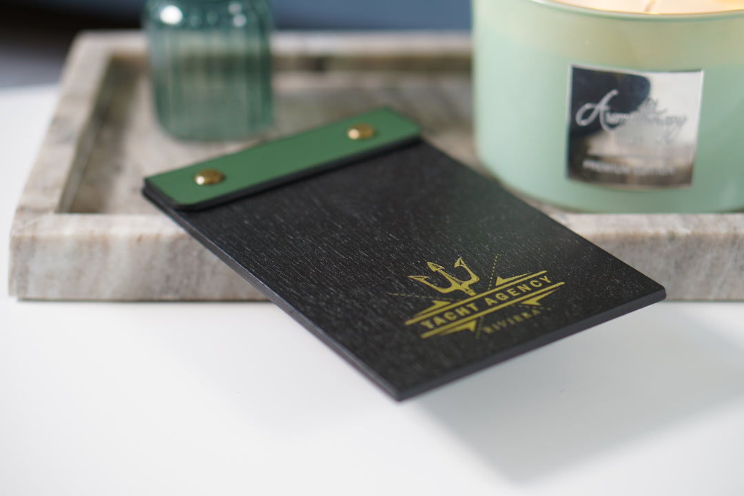 Custom Leather Menu Cover: Wooden Restaurant Menu Holder