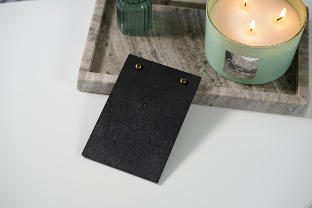 Custom Leather Menu Cover: Wooden Restaurant Menu Holder