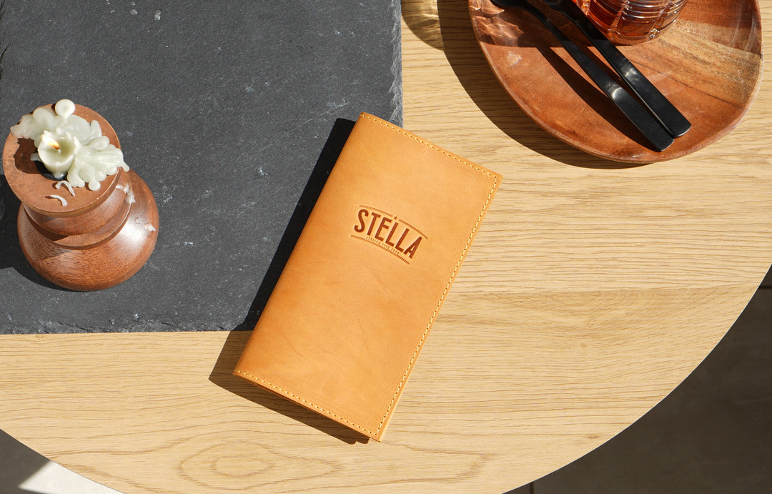 Vintage Leather Check Presenter: Custom Logo Bill Holder for Restaurant & Cafes