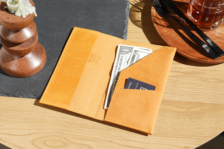 Vintage Leather Check Presenter: Custom Logo Bill Holder for Restaurant & Cafes