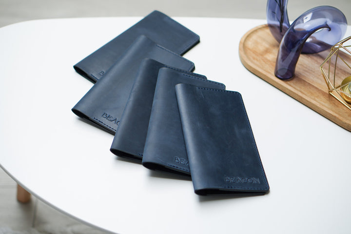 Vintage Leather Bill Holder: Custom Logo Check Presenter for Restaurant & Bar