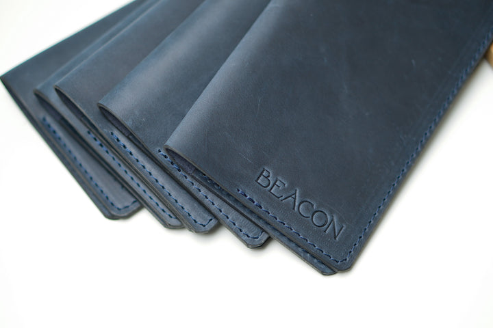 Vintage Leather Bill Holder: Custom Logo Check Presenter for Restaurant & Bar