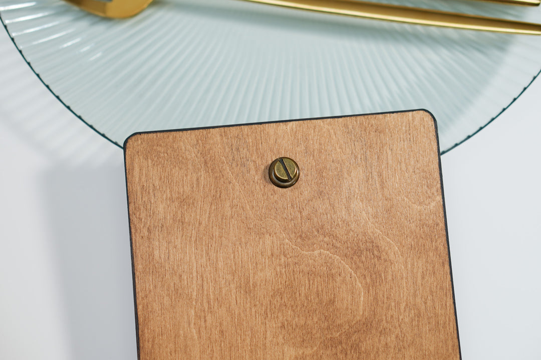 Custom Leather Menu Cover: Wooden Restaurant Menu Folder