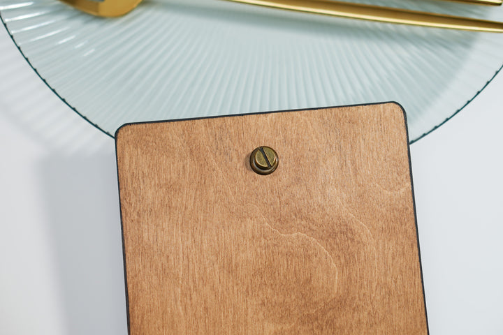 Custom Leather Menu Cover: Wooden Restaurant Menu Folder