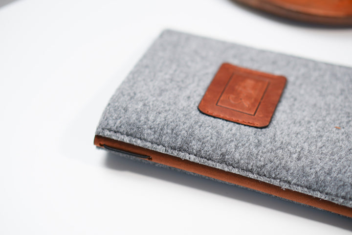 Felt & Leather Menu Holder: Customizable Restaurant Tabletop Display
