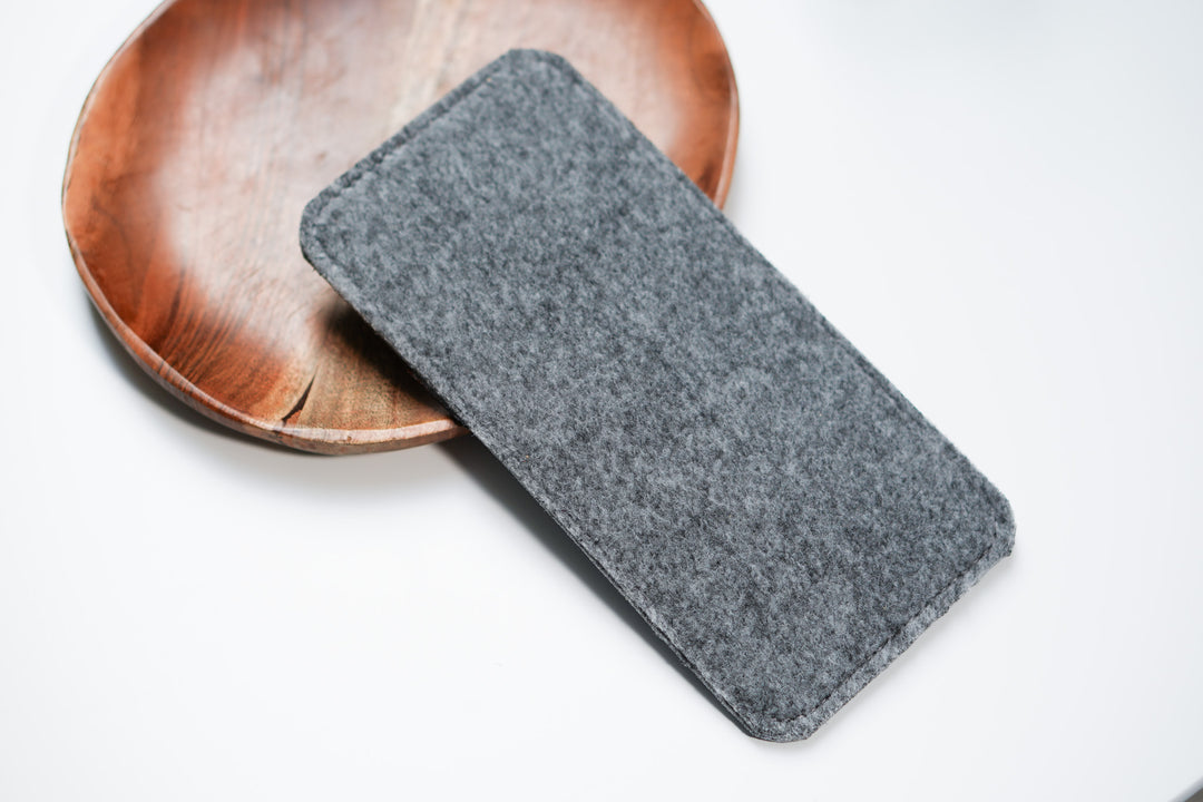 Personalized Leather & Felt Cutlery Pouch – Elegant Organization for Your Dining Experience