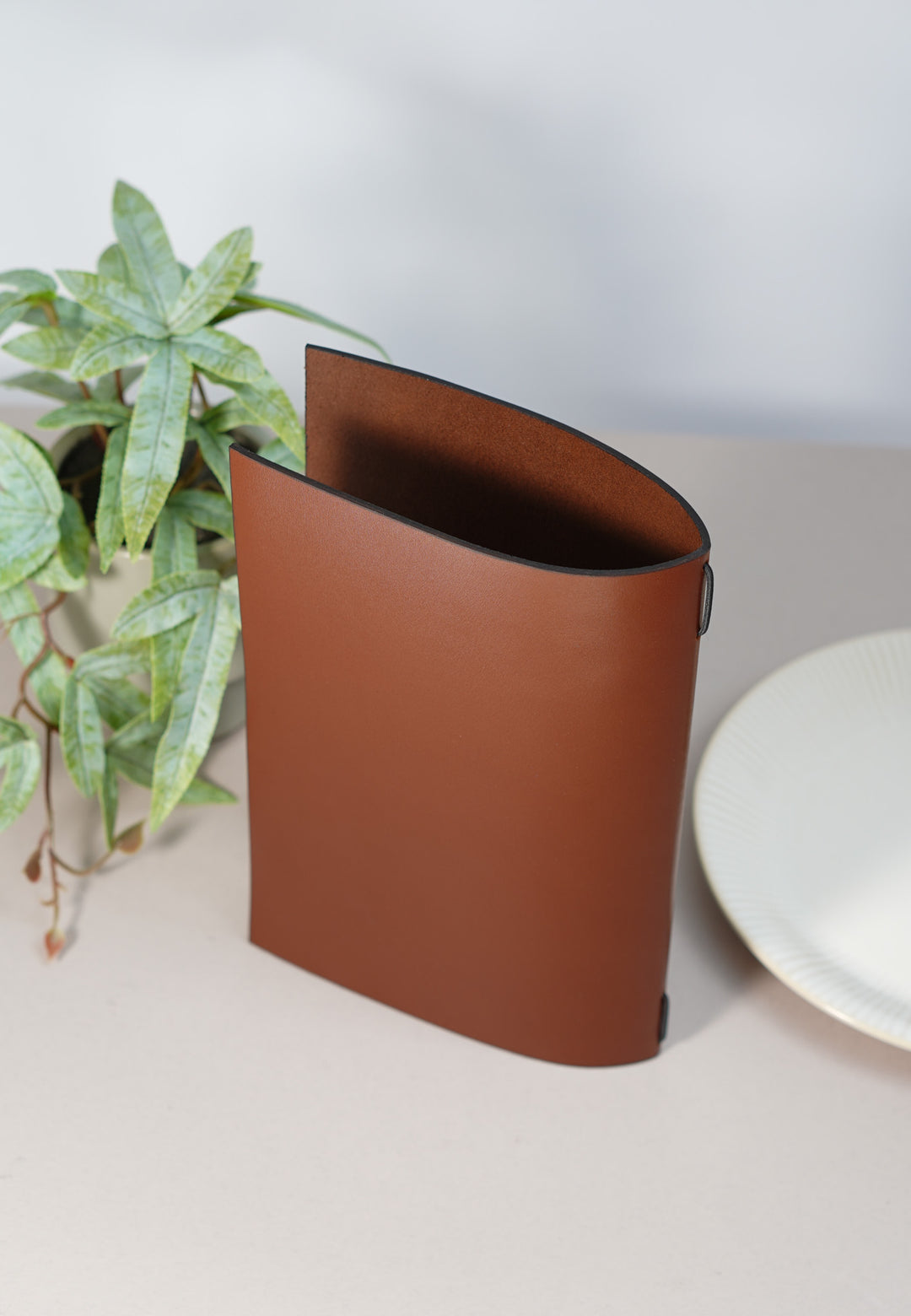 Embossed Logo Leather Menu Folder: Customized Restaurant Menu