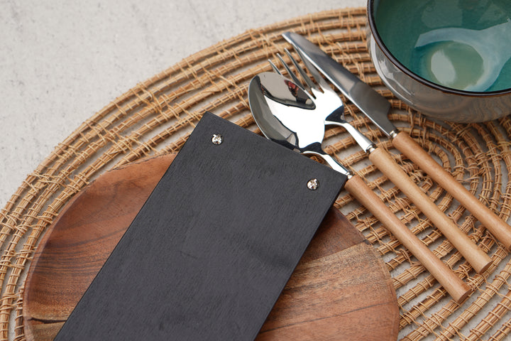 Custom Leather Menu Cover: Wooden Restaurant Menu Holder