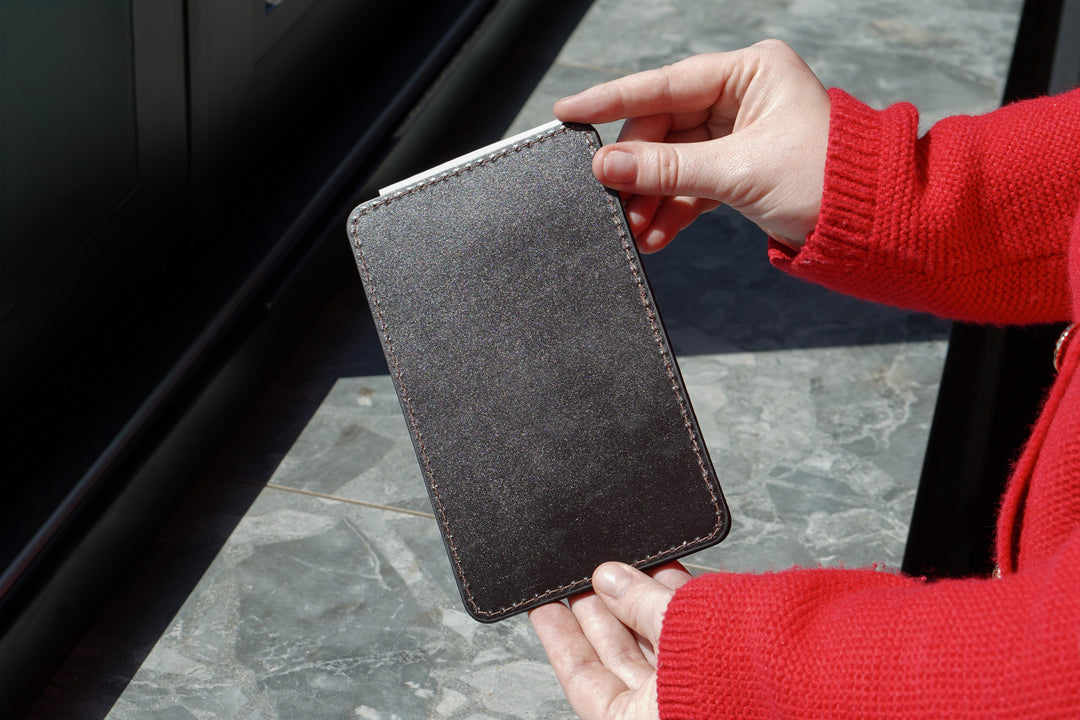 Custom Leather Check Holder, Waitress Check Presenter for Restaurant, Cafe & Bar
