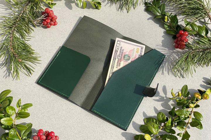 Check presenter for restaurant.