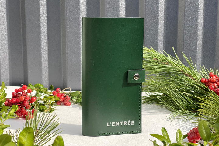 Check presenter for restaurant.