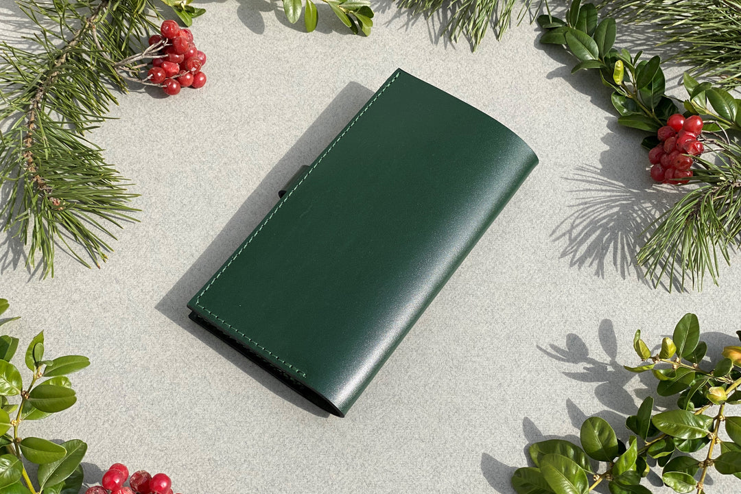 Check presenter for restaurant.