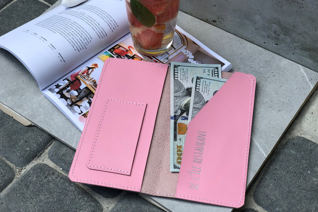 Embossed Leather Check Presenter: Restaurant Bill Holder