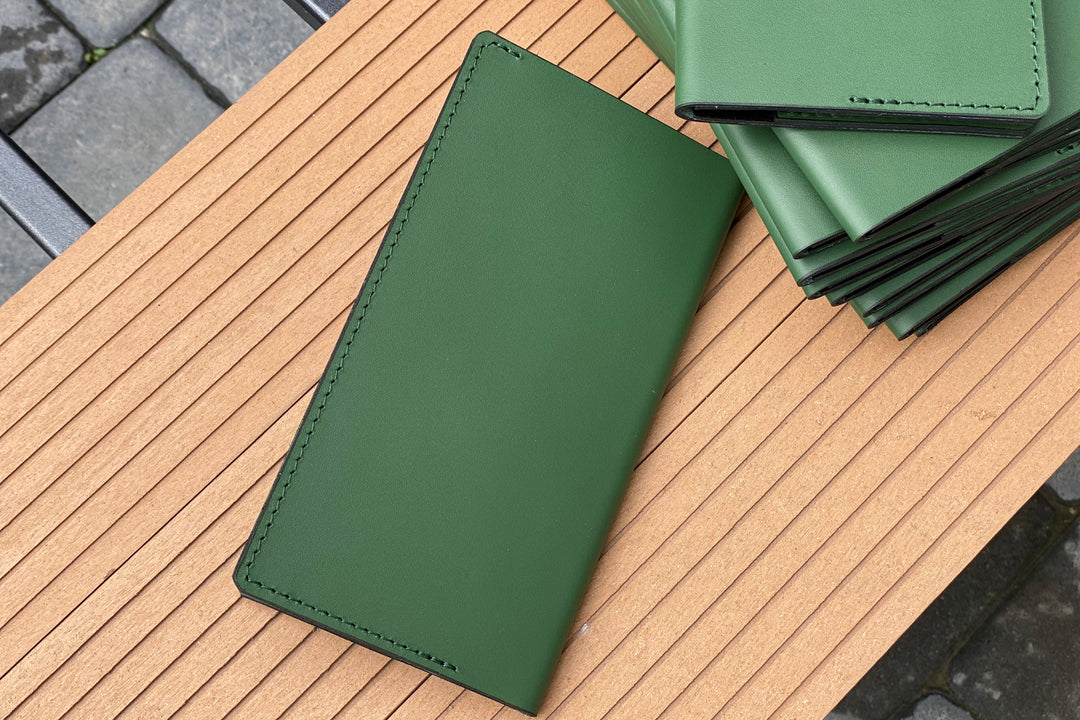 Embossed Leather Bill Holder: Restaurant Check Presenter