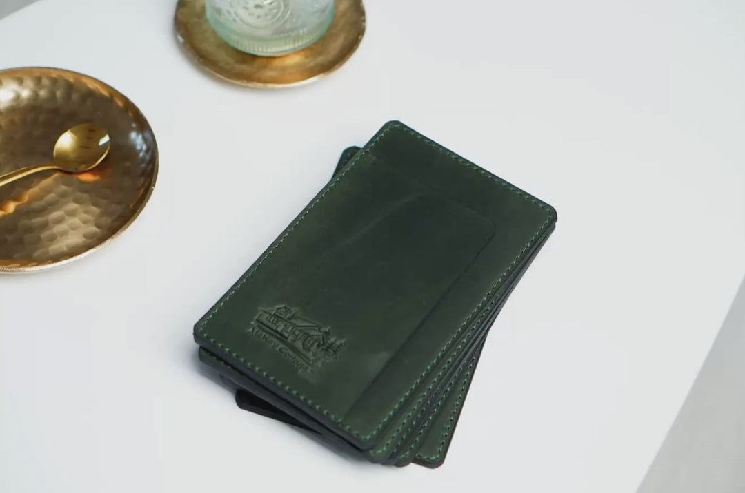 Personalized Leather Check Holder: Vintage Restaurant Bill Presenter