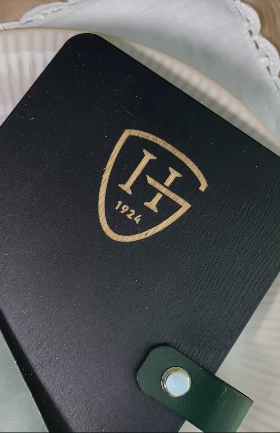 Custom Wood Guest Check Book: Personalized Restaurant Bill Holder